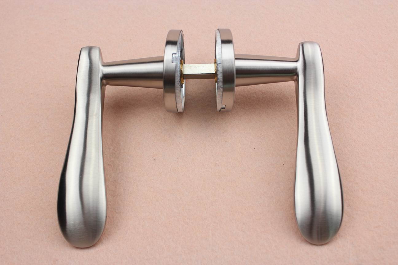 China Supplier Stainless Steel 304 Solid Casting Lever Door Handle